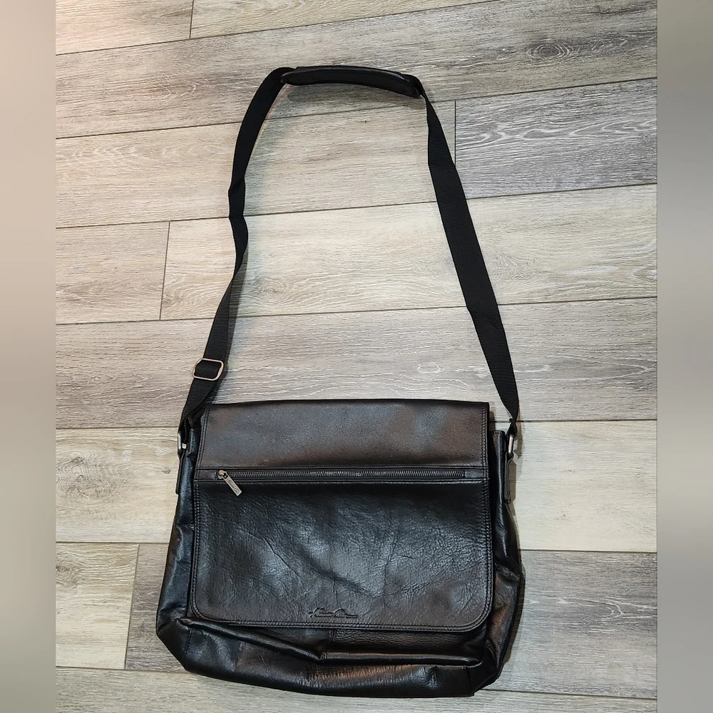 Kenneth Cole Pebbled Black Leather Laptop Messenger Bag
